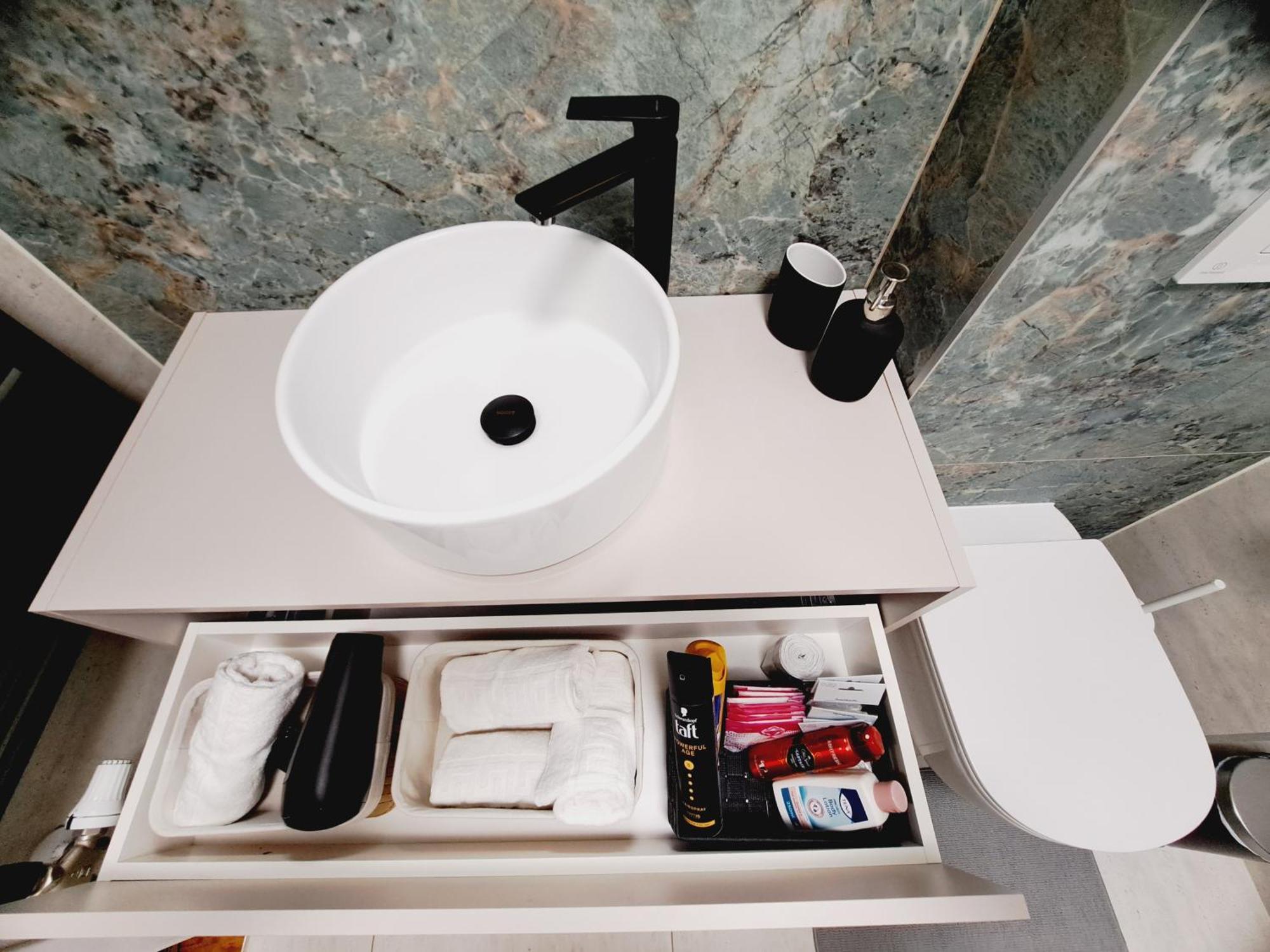 Cityana - Private Garage, 0-24 Self Check In *