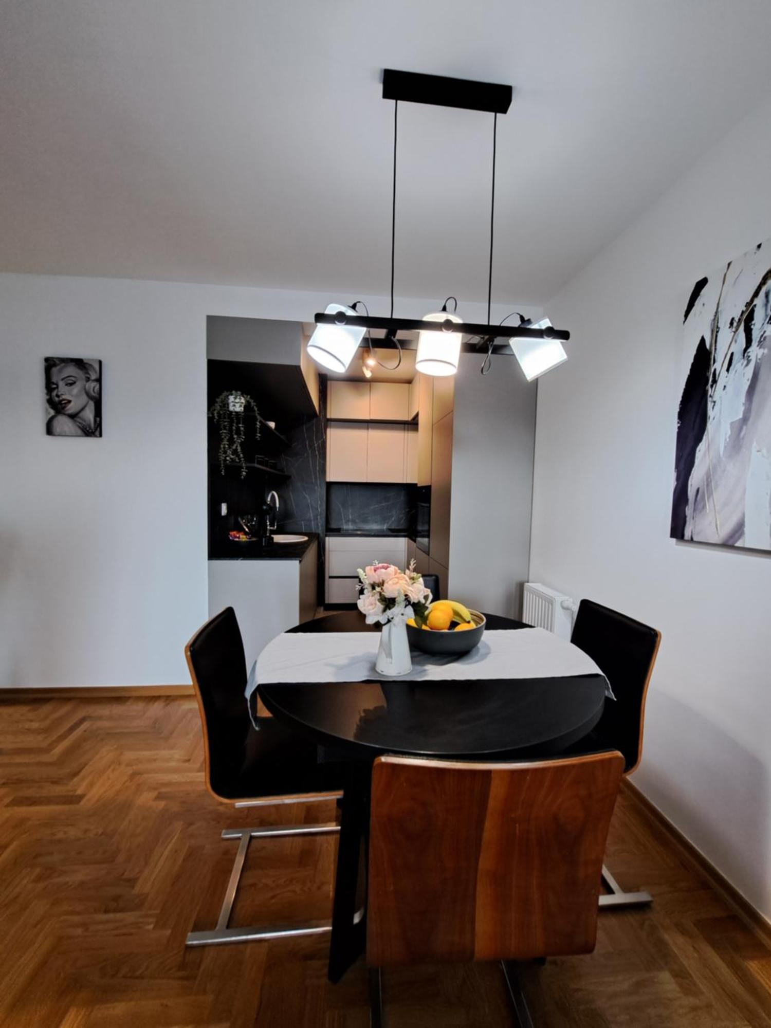 Cityana - Private Garage, 0-24 Self Check In Apartmán *