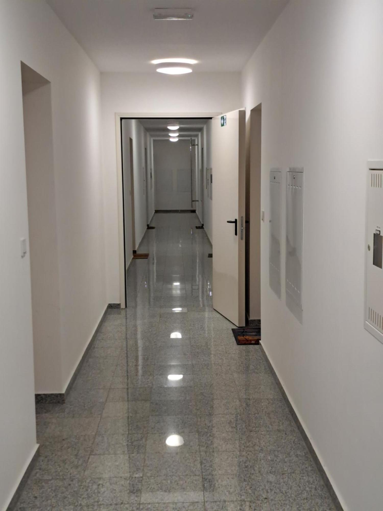 Cityana - Private Garage, 0-24 Self Check In Zagreb