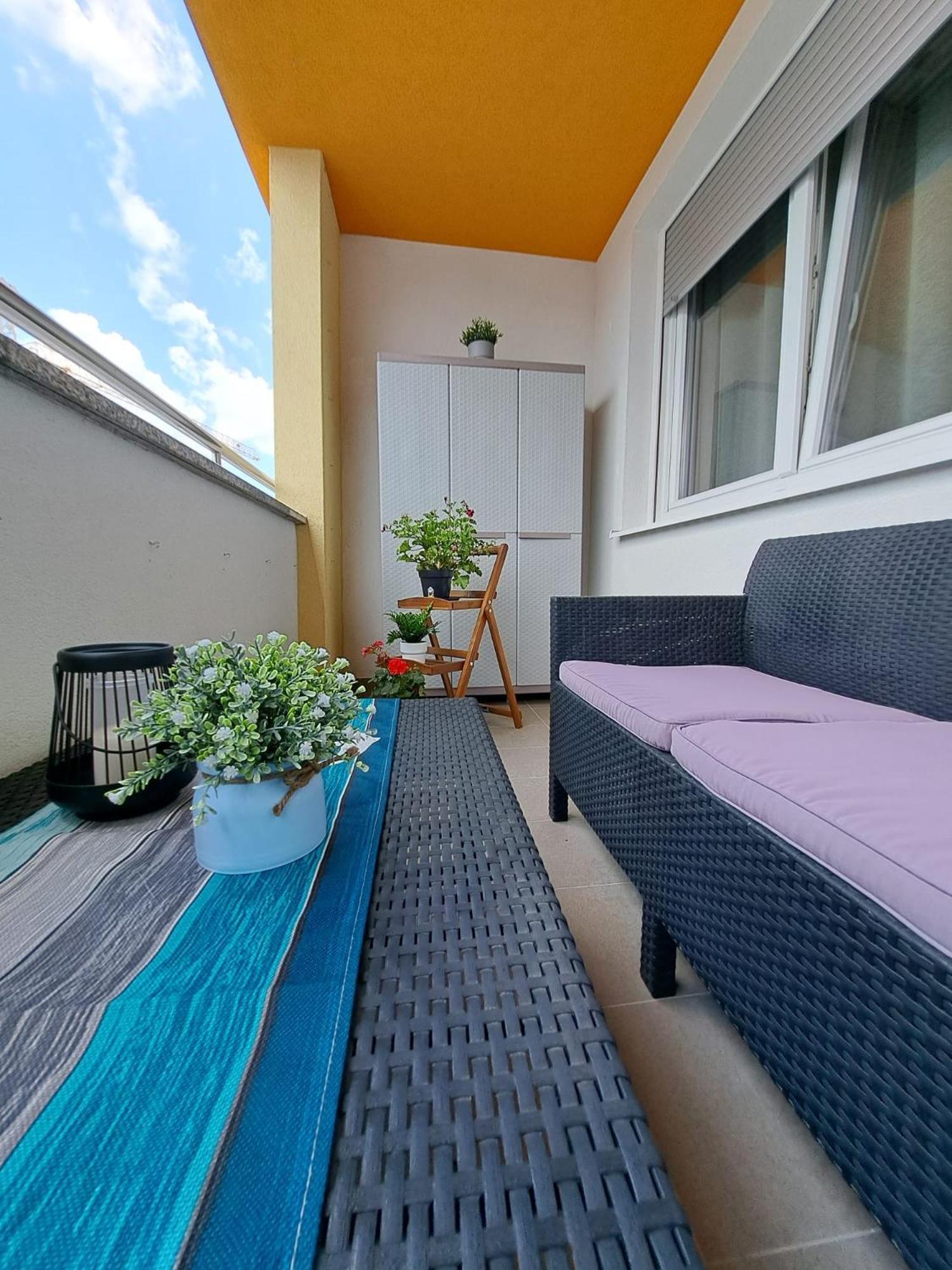 Cityana - Private Garage, 0-24 Self Check In * Zagreb